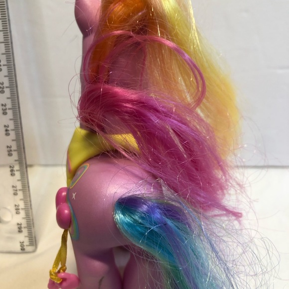My Little Pony 2006 Hearts Unicorn Rainbow Pink Sparkle - Picture 4 of 8